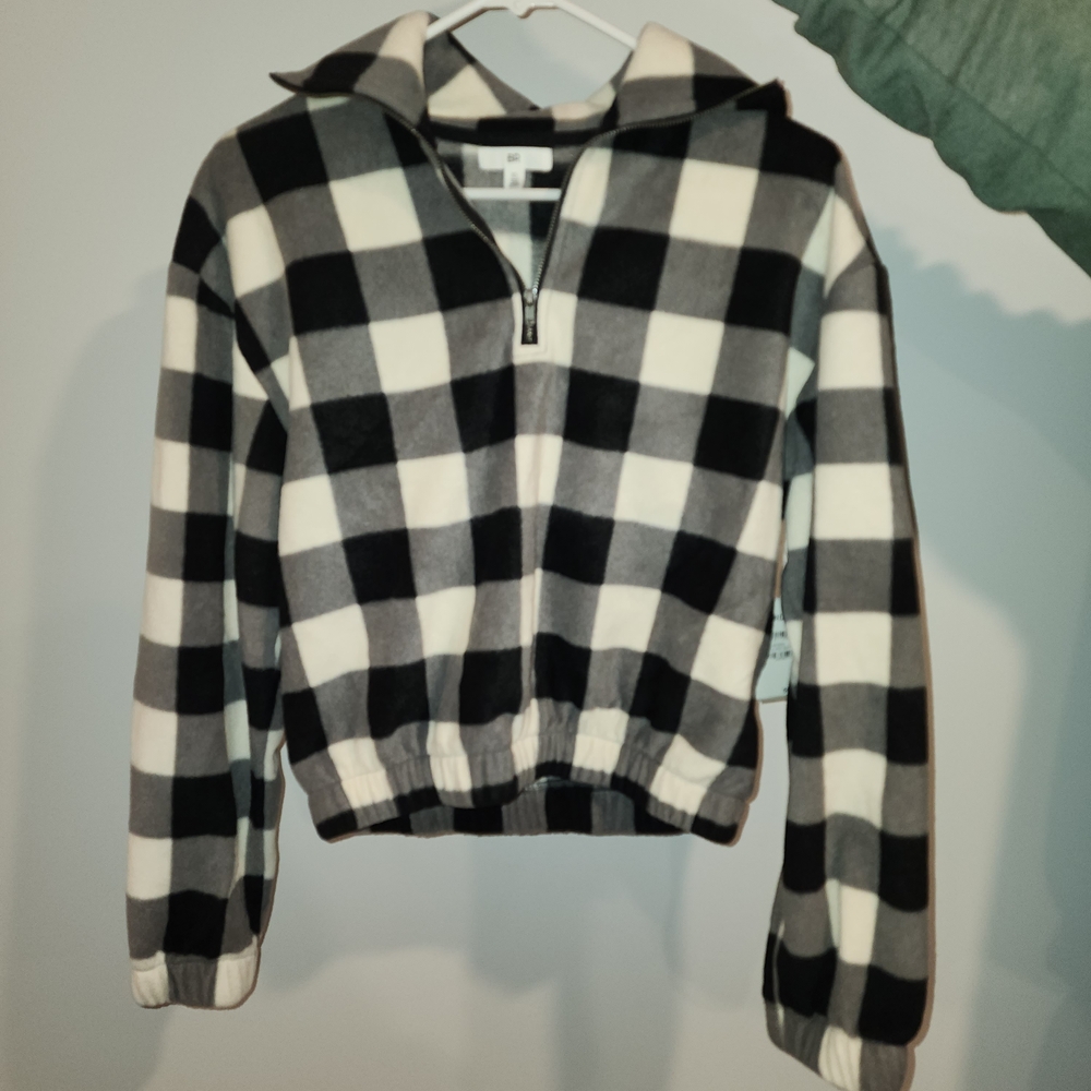 BP Women's Checkered Pullover - Black and White